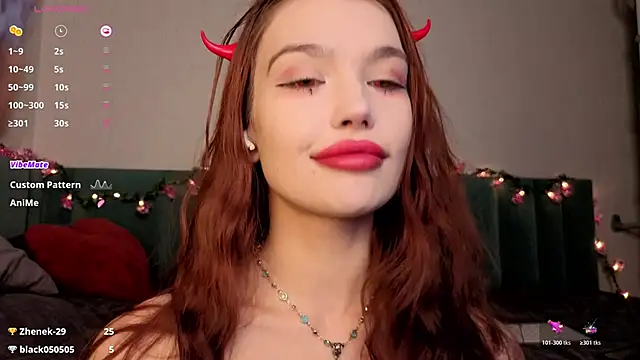 PrettyLilie online show from November 1, 2025, 12:10 pm