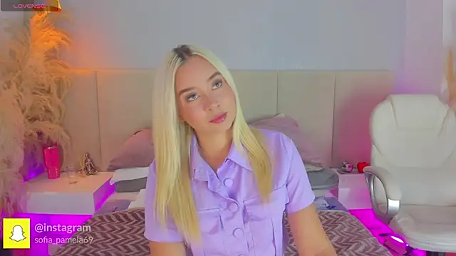 sofia pamela online show from October 20, 2025, 7:14 pm