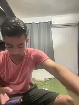 Magicerosxx69 online show from December 17, 2025, 11:54 pm