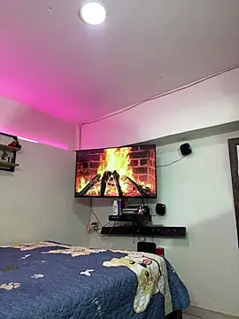 Snapshot of TheKing6ix9ine69 chatting on January 15, 2026, 10:07 am TheKing6ix9ine69 online show from January 15, 2026, 10:07 am