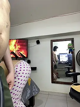 Snapshot of TheKing6ix9ine69 chatting on December 21, 2025, 10:32 pm TheKing6ix9ine69 online show from December 21, 2025, 10:32 pm