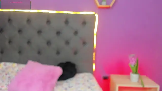 Snapshot of lanna_bx chatting on November 15, 2025, 8:24 pm lanna bx online show from November 15, 2025, 8:24 pm