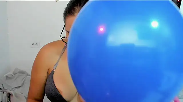 isa loves cum online show from April 3, 2026, 7:31 pm