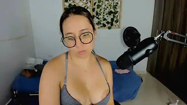 isa loves cum online show from September 17, 2025, 11:51 pm
