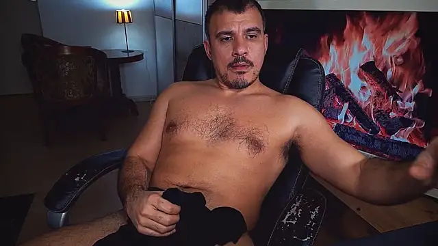 officeman7 online show from January 20, 2025, 8:07 pm