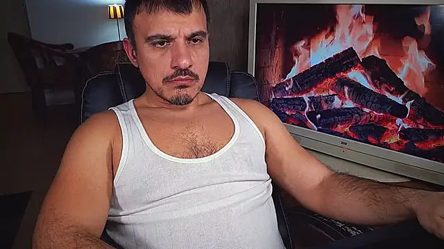 officeman7 online show from February 16, 2025, 4:42 pm