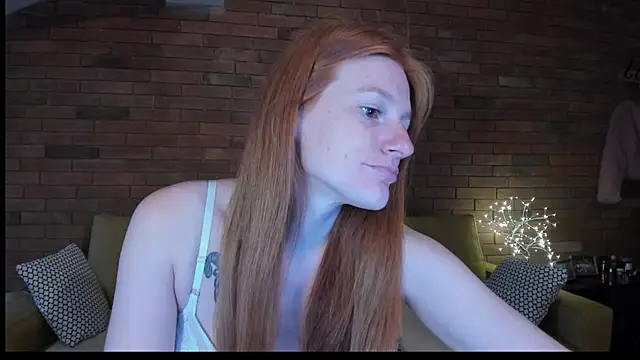 Snapshot of Aliceginger99 chatting on September 13, 2025, 4:12 am Aliceginger99 online show from September 13, 2025, 4:12 am