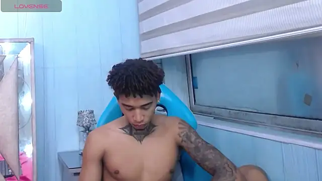 sexy blacks  online show from September 17, 2025, 11:34 am