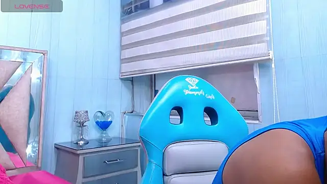 sexy blacks  online show from September 10, 2025, 11:42 am