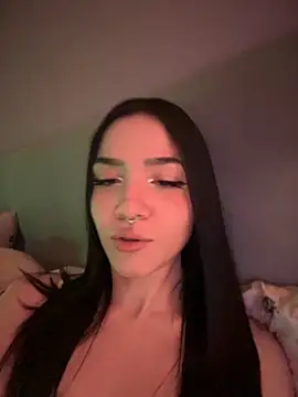 ShannonShanny online show from November 4, 2025, 2:43 pm