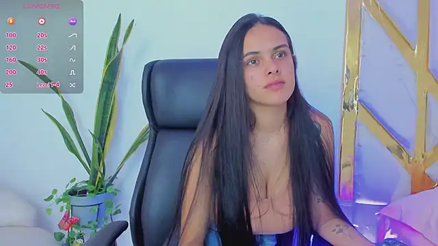 ChloeHarper  online show from March 21, 2025, 7:24 pm