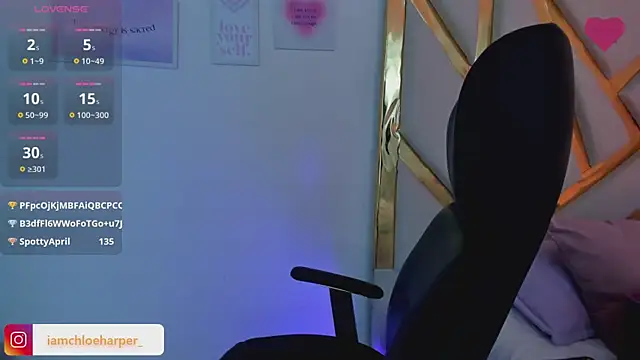 ChloeHarper  online show from November 12, 2025, 6:56 pm