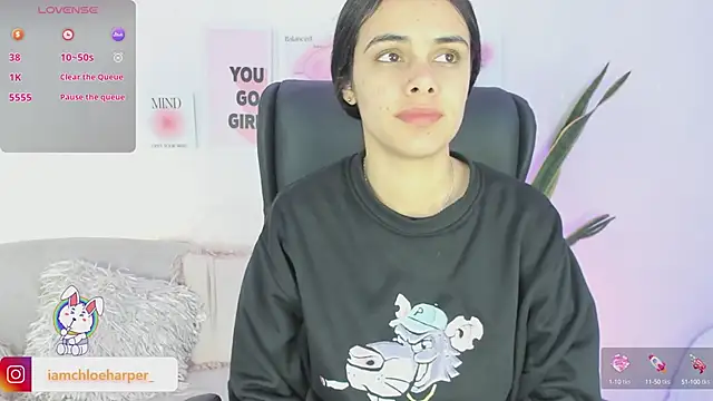 ChloeHarper  online show from February 28, 2025, 12:42 pm