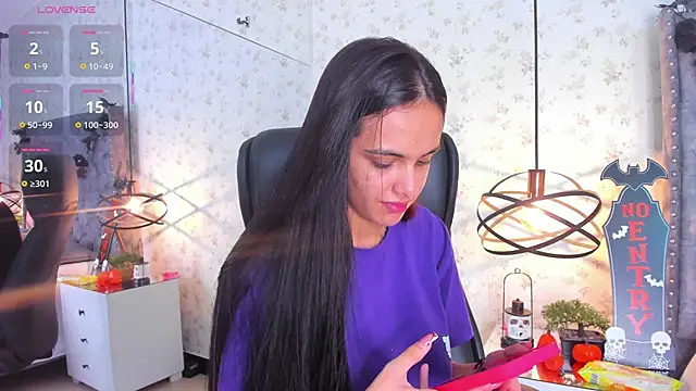 ChloeHarper  online show from October 24, 2025, 1:43 pm