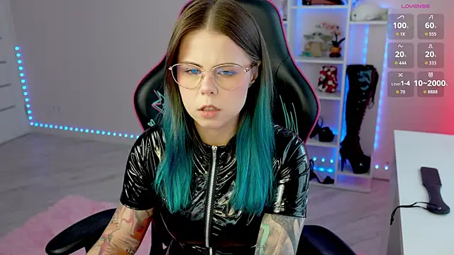 Latex Kitty online show from May 24, 2026, 3:23 pm
