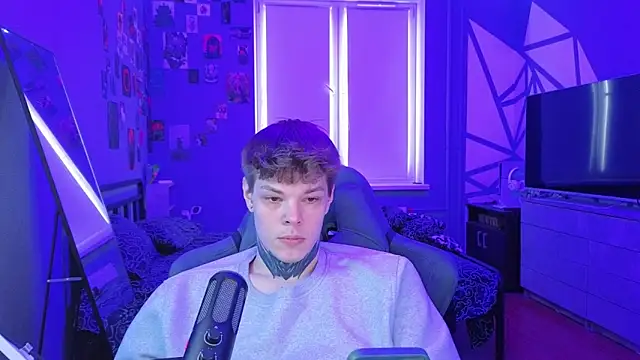 Snapshot of DENIS_HERE chatting on March 13, 2025, 12:35 pm DENIS HERE online show from March 13, 2025, 12:35 pm