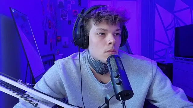 Snapshot of DENIS_HERE chatting on March 13, 2025, 3:39 pm DENIS HERE online show from March 13, 2025, 3:39 pm