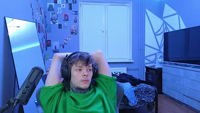 Snapshot of DENIS_HERE chatting on March 20, 2025, 3:23 am DENIS HERE online show from March 20, 2025, 3:23 am