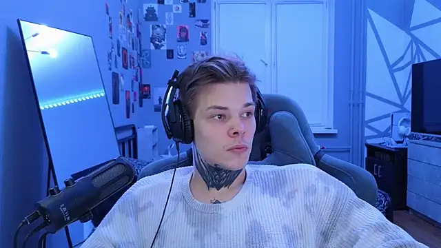 Snapshot of DENIS_HERE chatting on March 1, 2025, 5:38 pm DENIS HERE online show from March 1, 2025, 5:38 pm