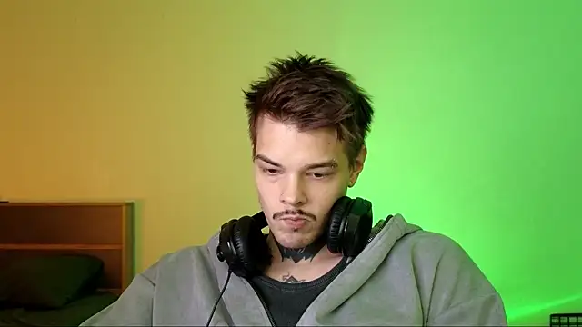 Snapshot of DENIS_HERE chatting on November 24, 2025, 12:54 am DENIS HERE online show from November 24, 2025, 12:54 am