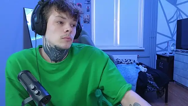 Snapshot of DENIS_HERE chatting on March 19, 2025, 3:51 pm DENIS HERE online show from March 19, 2025, 3:51 pm