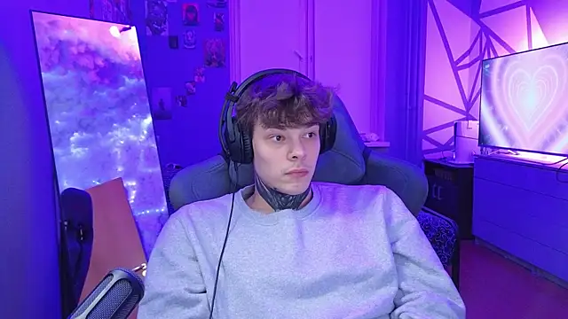 Snapshot of DENIS_HERE chatting on February 15, 2025, 4:23 pm DENIS HERE online show from February 15, 2025, 4:23 pm