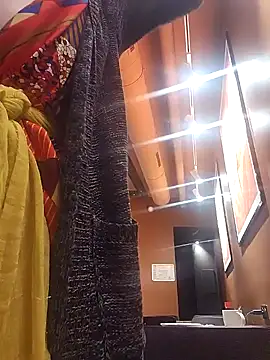 Exhibitionsplit online show from February 9, 2025, 9:37 am