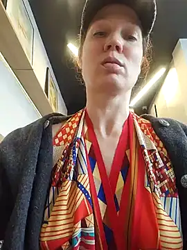 Exhibitionsplit online show from April 21, 2026, 9:16 am