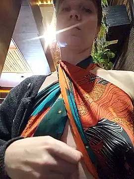 Exhibitionsplit online show from April 22, 2026, 1:18 pm