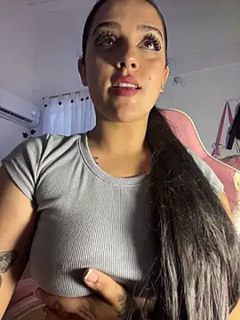 Snapshot of violet-333 chatting on November 25, 2025, 5:57 pm violet-333 online show from November 25, 2025, 5:57 pm