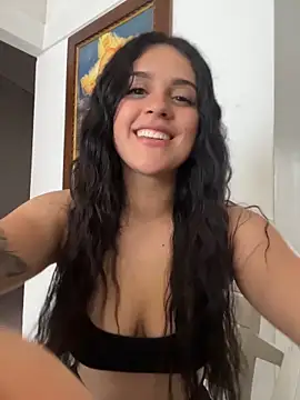 Snapshot of violet-333 chatting on June 17, 2026, 5:23 pm violet-333 online show from June 17, 2026, 5:23 pm