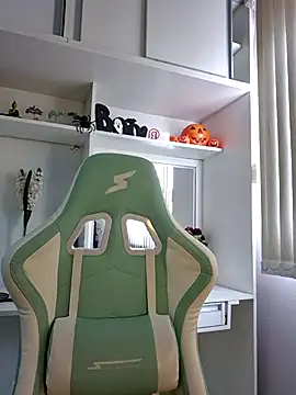 Ahrya  online show from October 31, 2025, 12:24 pm