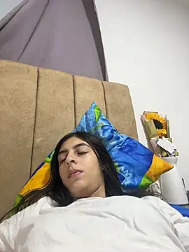 Snapshot of cristel_17 chatting on February 14, 2026, 11:05 pm cristel 17 online show from February 14, 2026, 11:05 pm