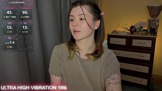 cutie mili online show from March 10, 2026, 4:44 pm