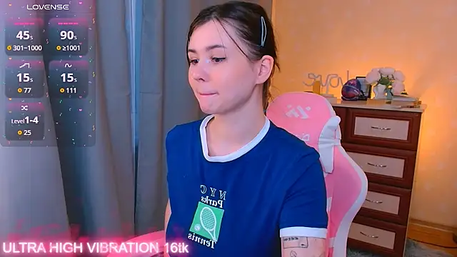 cutie mili online show from October 8, 2025, 7:10 am