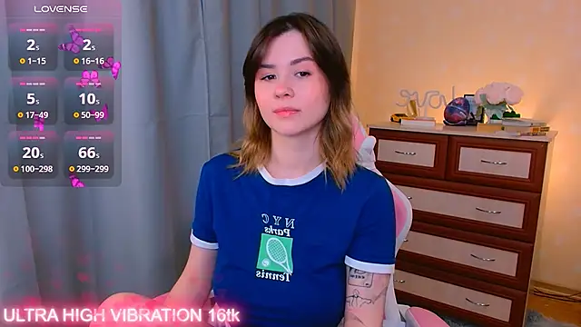 cutie mili online show from October 17, 2025, 8:28 am