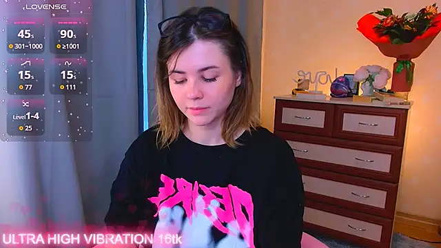 cutie mili online show from October 1, 2025, 8:52 am