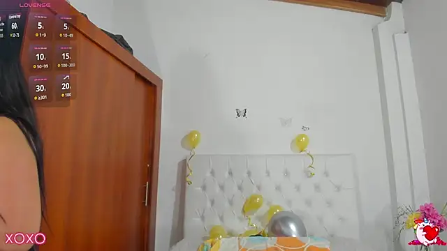 VenussVega online show from October 25, 2025, 12:50 pm