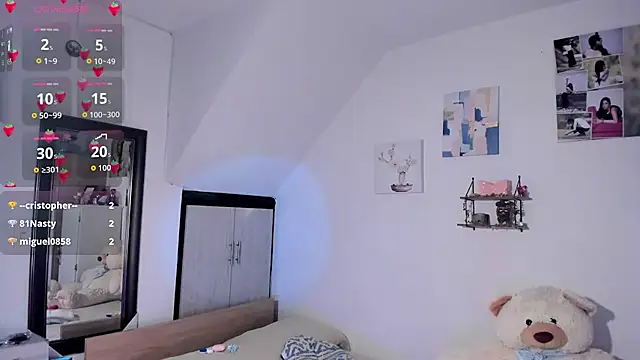 VeronikaOlsen online show from September 11, 2025, 1:22 pm