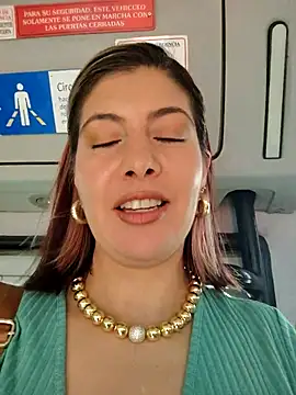 scarlett moore online show from October 4, 2025, 1:34 pm