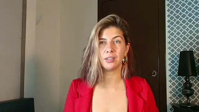 scarlett moore online show from October 2, 2025, 1:36 pm