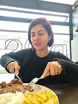 scarlett moore online show from March 21, 2025, 9:45 pm