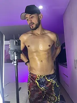 AxelKing1326 online show from December 21, 2025, 9:59 pm