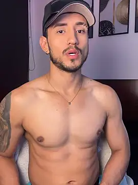 AxelKing1326 online show from February 20, 2026, 11:39 pm