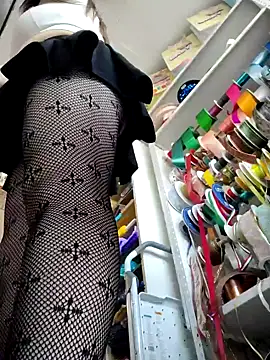 Mia Novikov online show from December 20, 2025, 9:50 pm