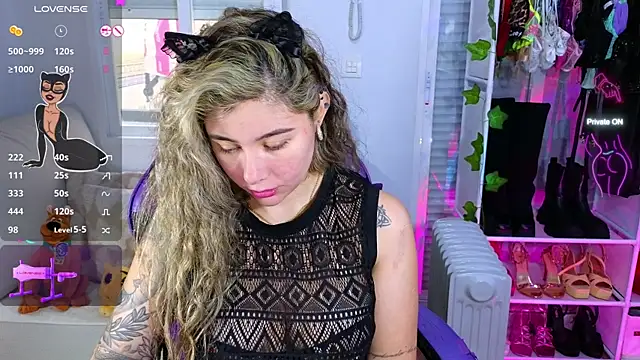 Snapshot of Tawny_cox chatting on March 2, 2025, 10:37 am Tawny cox online show from March 2, 2025, 10:37 am