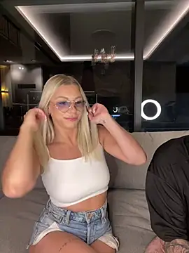 SexOnMyLvL online show from May 19, 2026, 8:27 pm