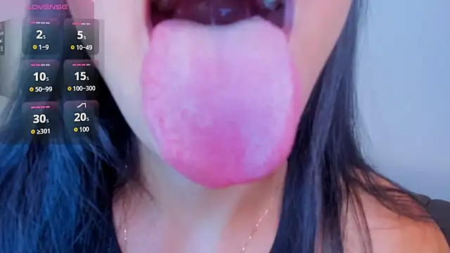 dominique21  online show from March 4, 2025, 5:21 am