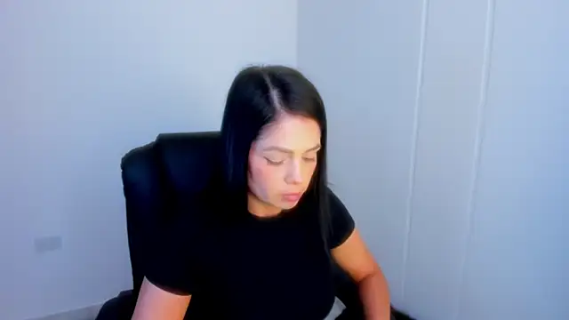 dominique21  online show from February 27, 2026, 11:15 pm