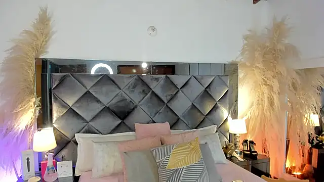 sofhiaa adaams online show from September 24, 2025, 11:10 pm